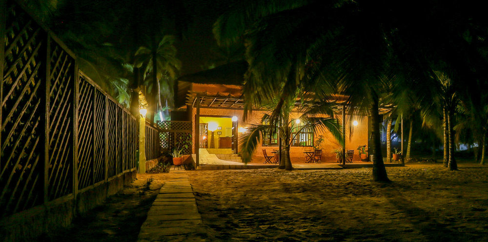 Anomabo Beach Resort Anomabu Bagian luar foto